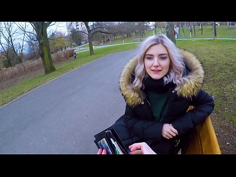 ❤️ Guta zgodnu spermu stranca za novac - pušenje u parku od Eve Elfie ️❌ Porno kod nas ️❤
